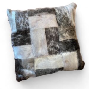 Sofapude i patchwork af natur sælskind